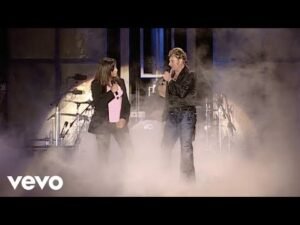 Johnny Hallyday, Chimène Badi - Je te promets (Live au Parc des Princes, Paris / 2003) - youtube